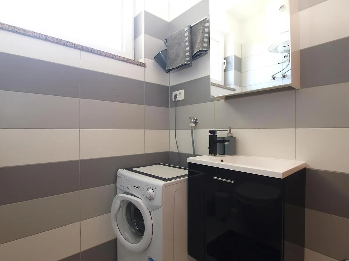 Apartment Durdica 1587 파자나