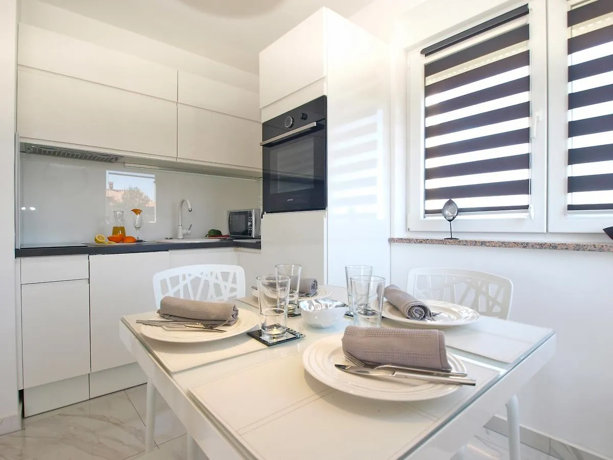 Apartment Durdica 1587 파자나